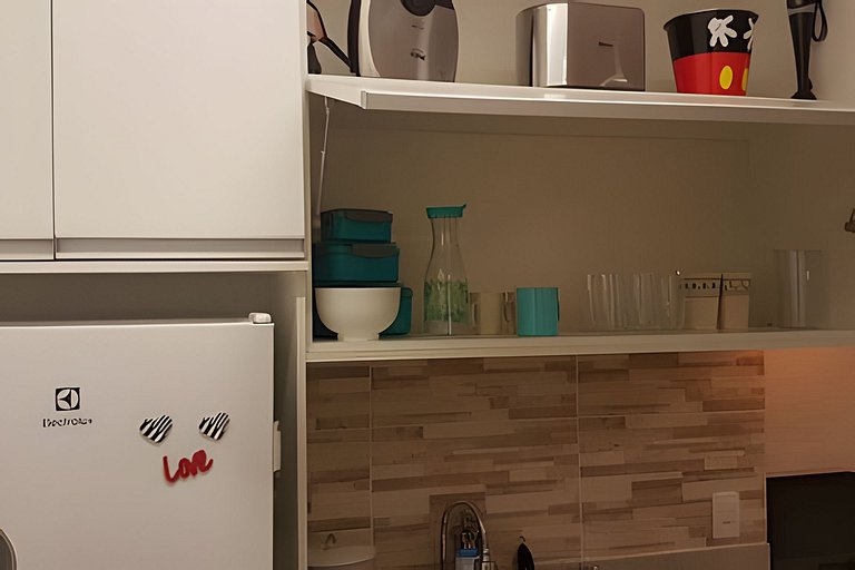 Lindo Studio prox Av Paulista e Frei Caneca