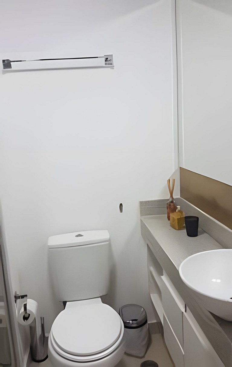 Lindo Studio prox Av Paulista e Frei Caneca