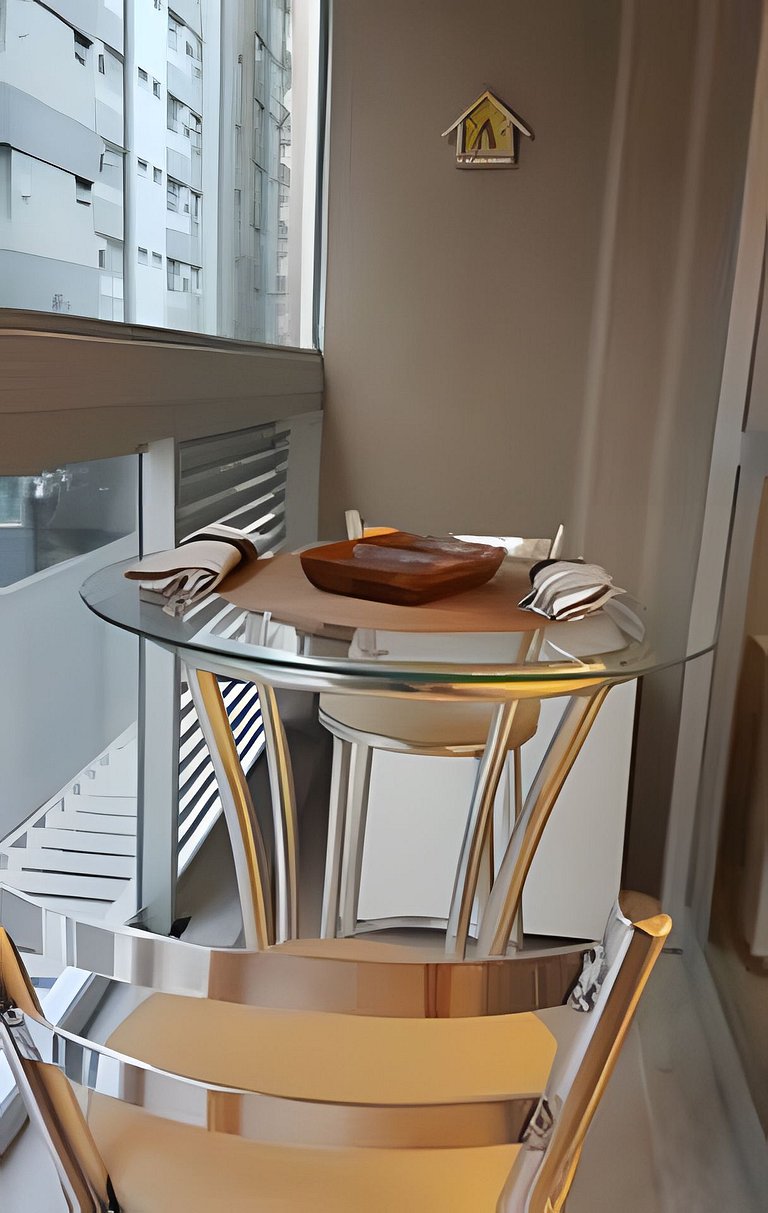 Lindo Studio prox Av Paulista e Frei Caneca