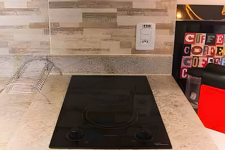 Lindo Studio prox Av Paulista e Frei Caneca