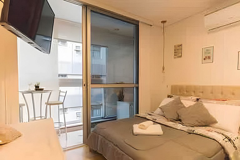 Lindo Studio prox Av Paulista e Frei Caneca