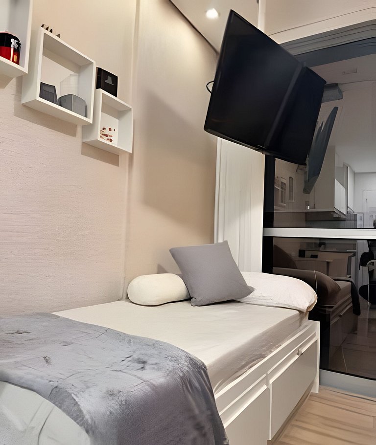 Lindo Studio prox Av Paulista e Frei Caneca