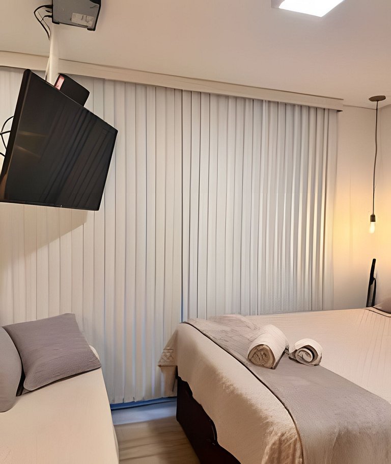 Lindo Studio prox Av Paulista e Frei Caneca