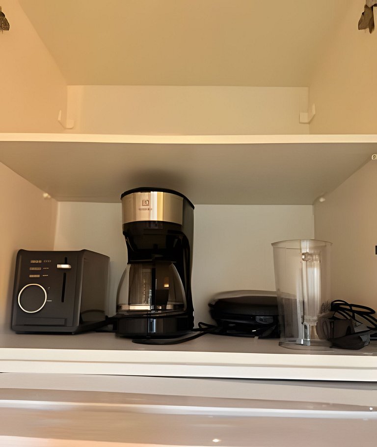 Lindo Studio prox Av Paulista e Frei Caneca