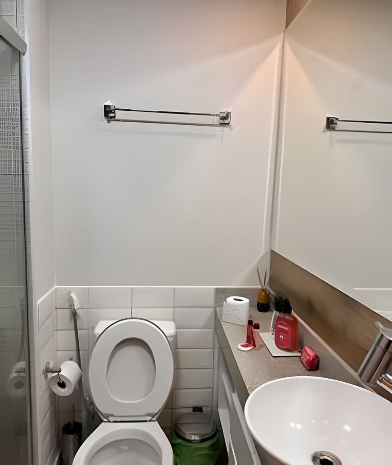 Lindo Studio prox Av Paulista e Frei Caneca