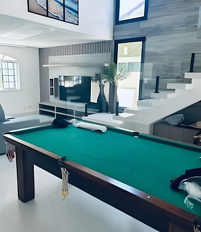 Casa de Praia em Condomínio Fechado com Piscina