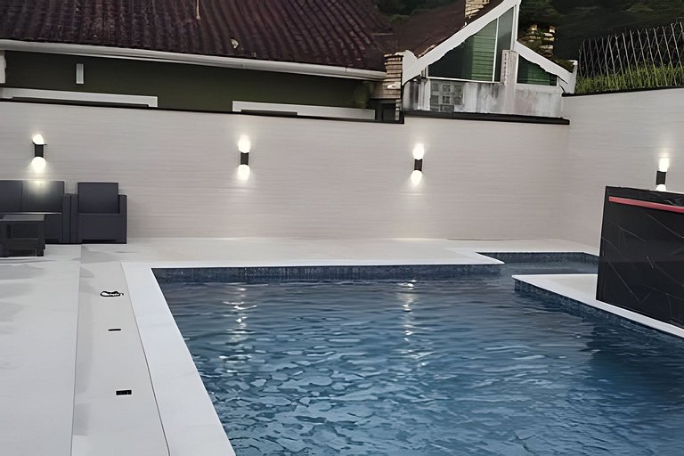 Casa de Praia em Condomínio Fechado com Piscina