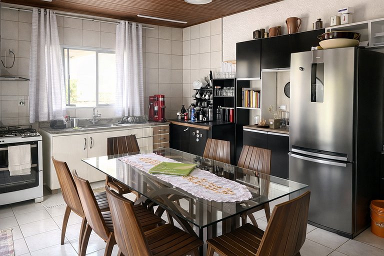 Casa à Venda no Centro de Quatá com Terreno de 722 m² e Clim