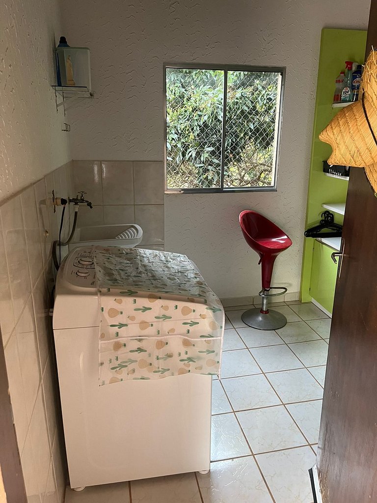 Casa à Venda no Centro de Quatá com Terreno de 722 m² e Clim