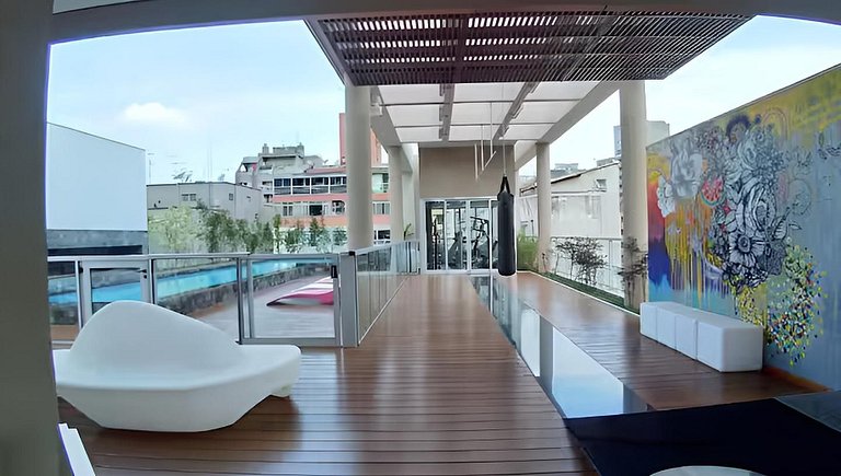 Lindo Studio prox Av Paulista e Frei Caneca