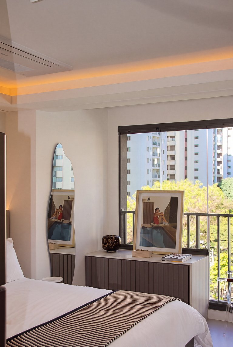 Sophisticated studio in Brooklin with amenities and pool