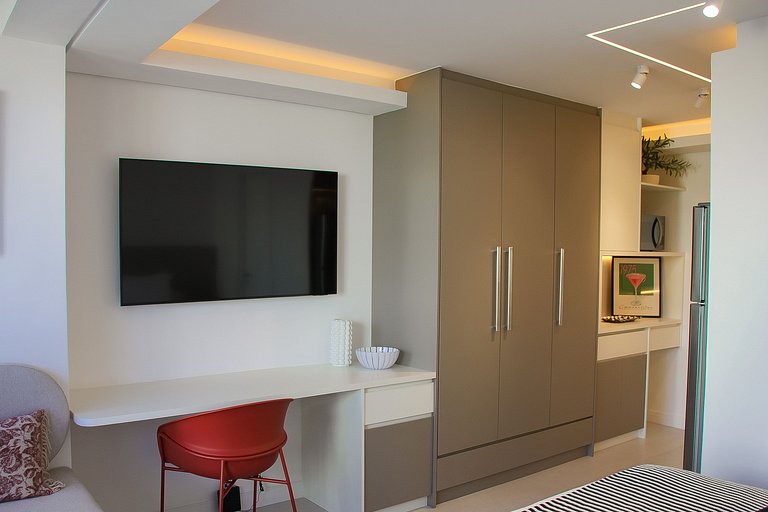 Sophisticated studio in Brooklin with amenities and pool
