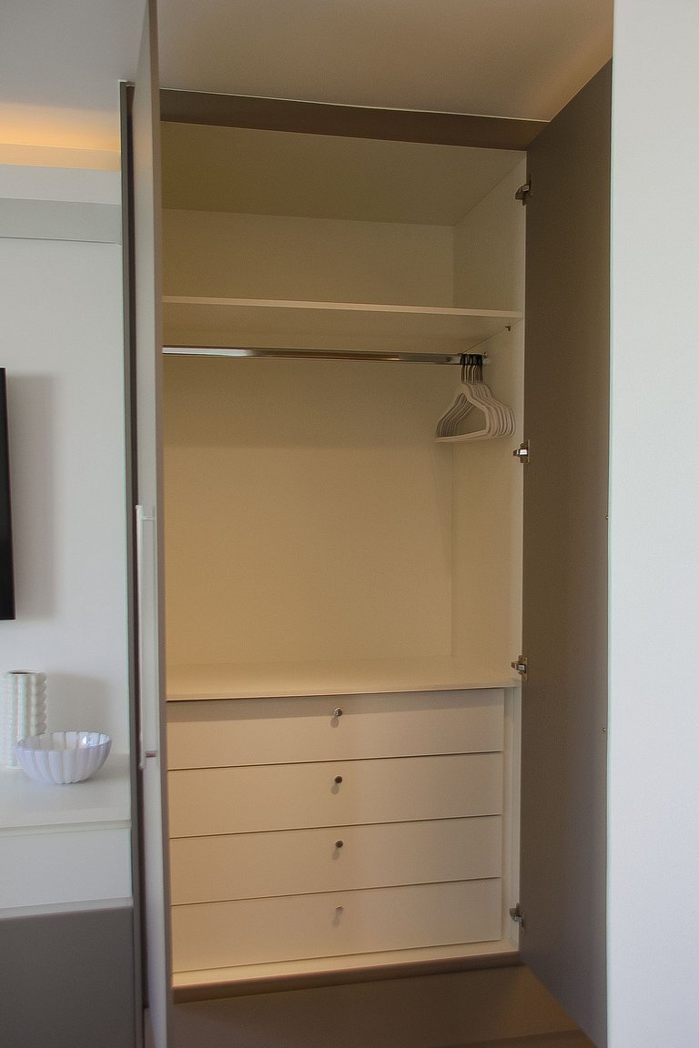 Sophisticated studio in Brooklin with amenities and pool