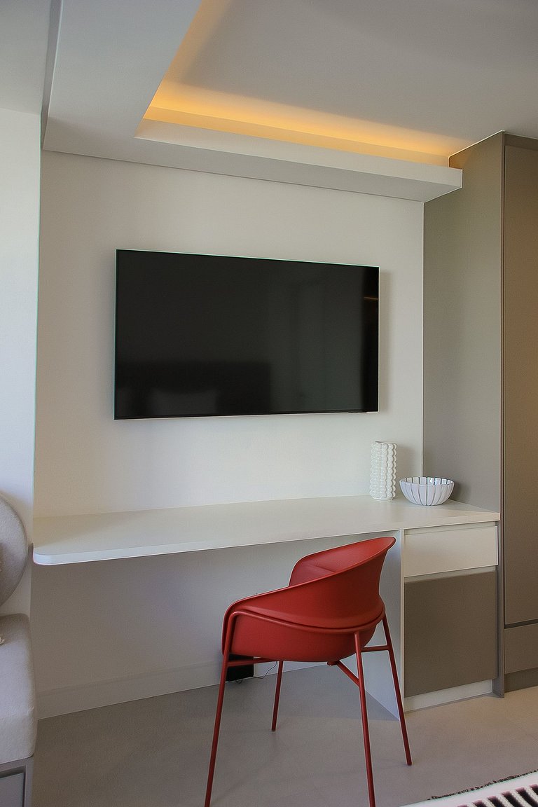 Sophisticated studio in Brooklin with amenities and pool