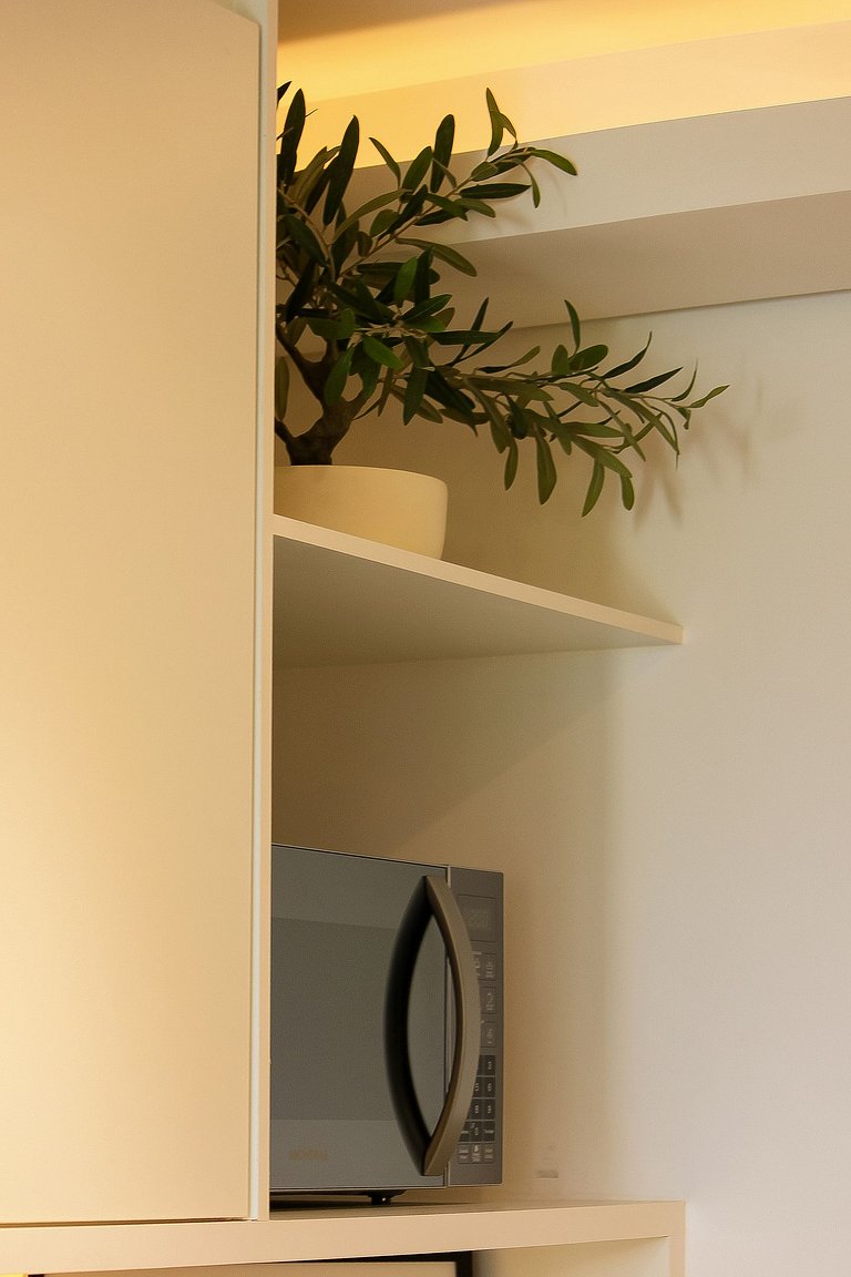 Sophisticated studio in Brooklin with amenities and pool