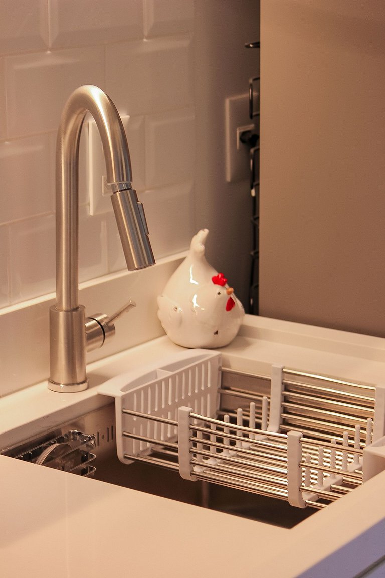 Sophisticated studio in Brooklin with amenities and pool