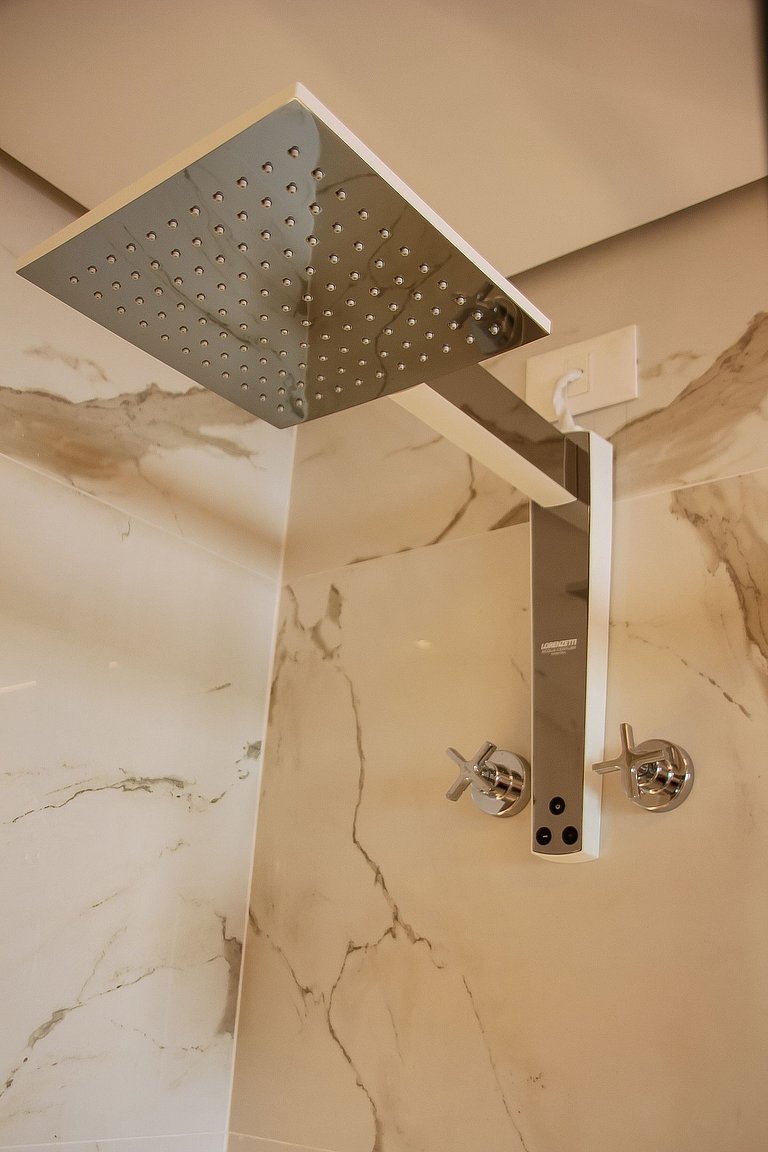 Sophisticated studio in Brooklin with amenities and pool