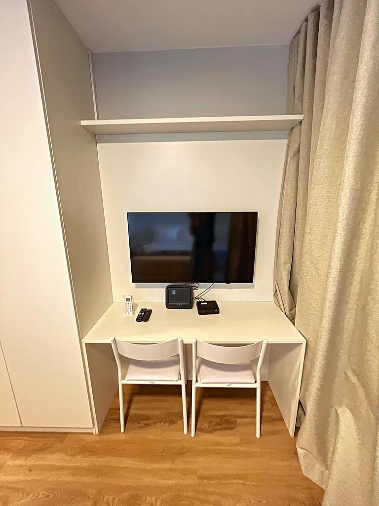 Studio novo c/ sacada e piscina | Brooklin