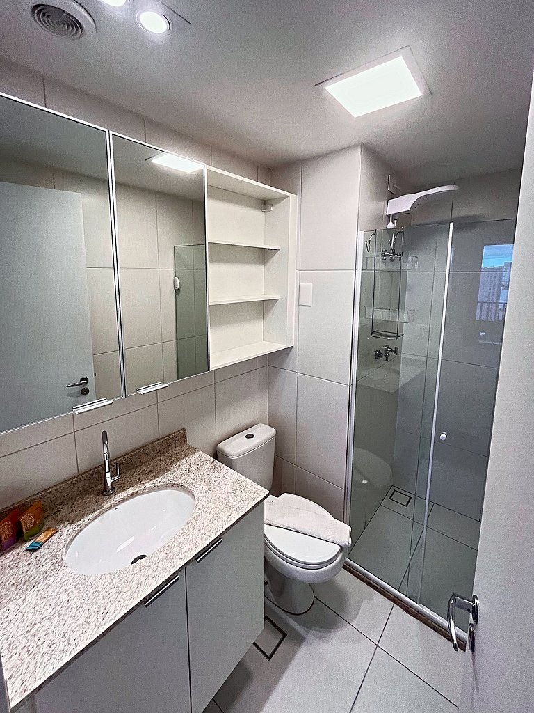 Studio novo c/ sacada e piscina | Brooklin