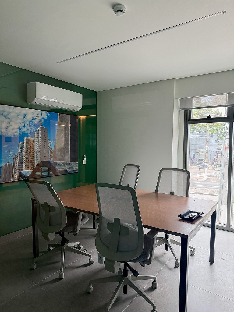 Studio novo c/ sacada e piscina | Brooklin